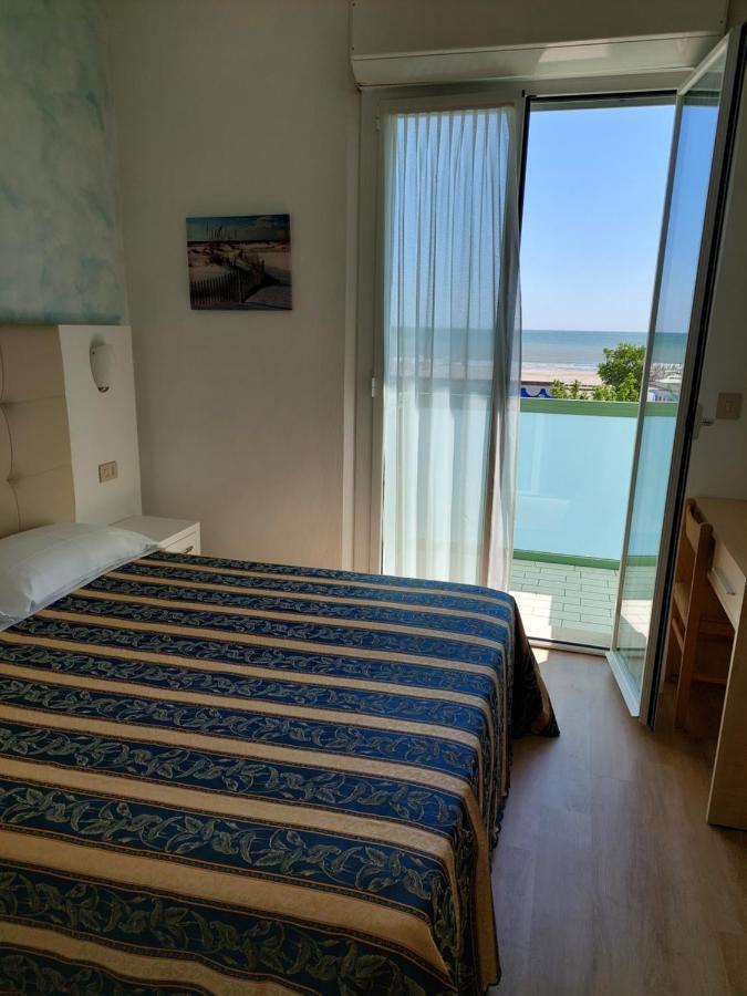 Costa Del Sole Only Room Милано Мартима Екстериор снимка