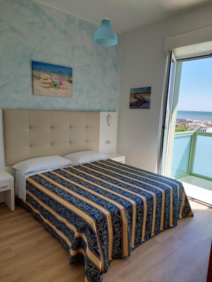 Costa Del Sole Only Room Милано Мартима Екстериор снимка
