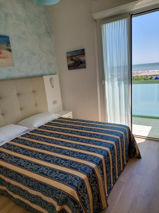 Costa Del Sole Only Room Милано Мартима Екстериор снимка
