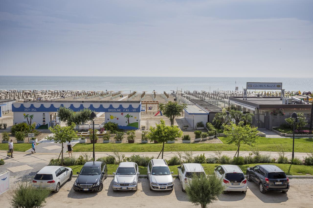 Costa Del Sole Only Room Милано Мартима Екстериор снимка