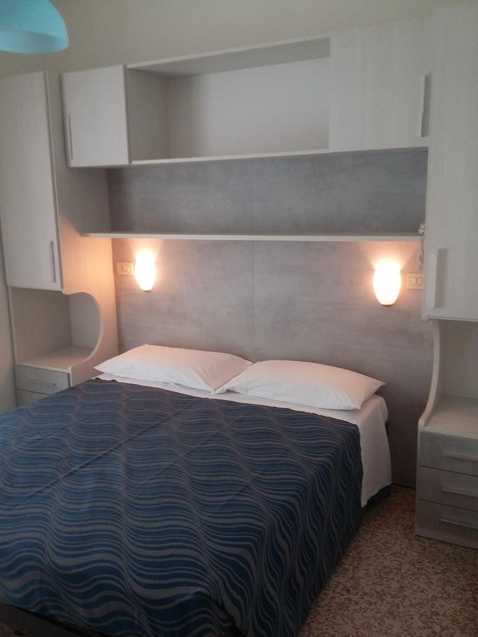 Costa Del Sole Only Room Милано Мартима Екстериор снимка