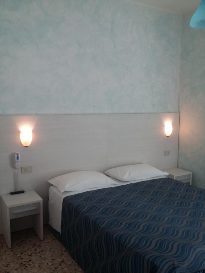 Costa Del Sole Only Room Милано Мартима Екстериор снимка