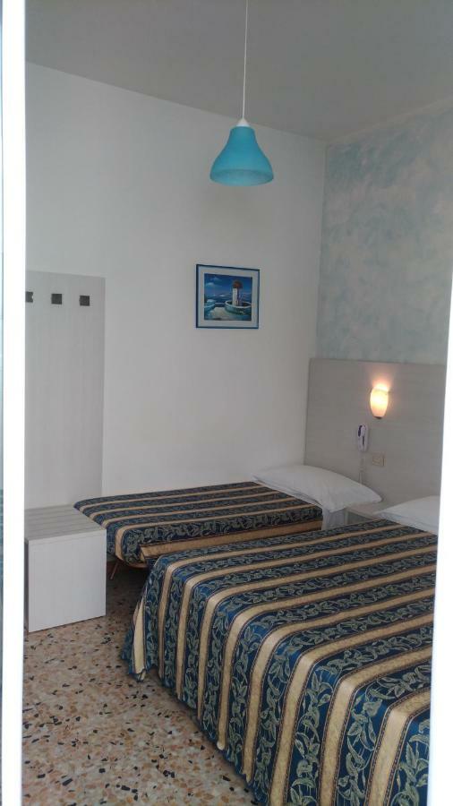 Costa Del Sole Only Room Милано Мартима Екстериор снимка