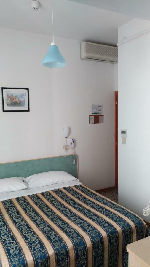 Costa Del Sole Only Room Милано Мартима Екстериор снимка