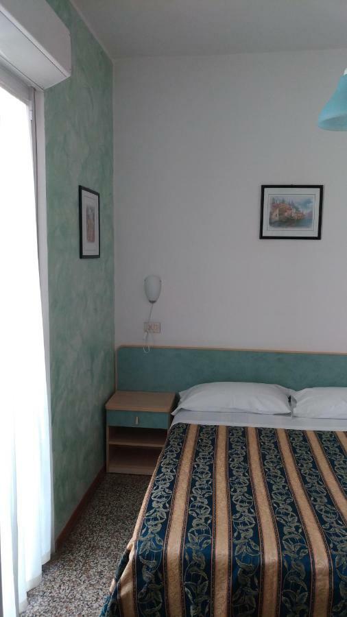 Costa Del Sole Only Room Милано Мартима Екстериор снимка